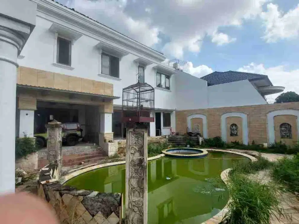 Rumah 3 lt 1 kebawah tanah 2 keatas, plafon perlu renovasi dinding  & kayu baru