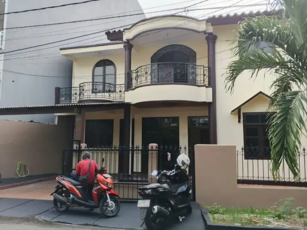 Rumah Fresh LT 192 M² di Komplek Billymoon Pondok Kelapa