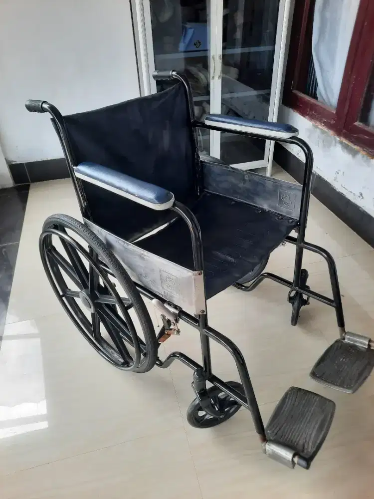 Kursi Roda 4.(SS) for sale