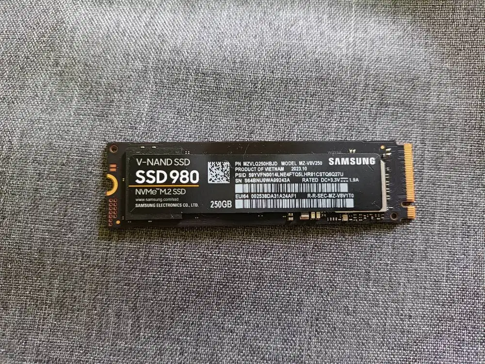 Samsung 980 SSD M.2 NVMe 250GB (Second)