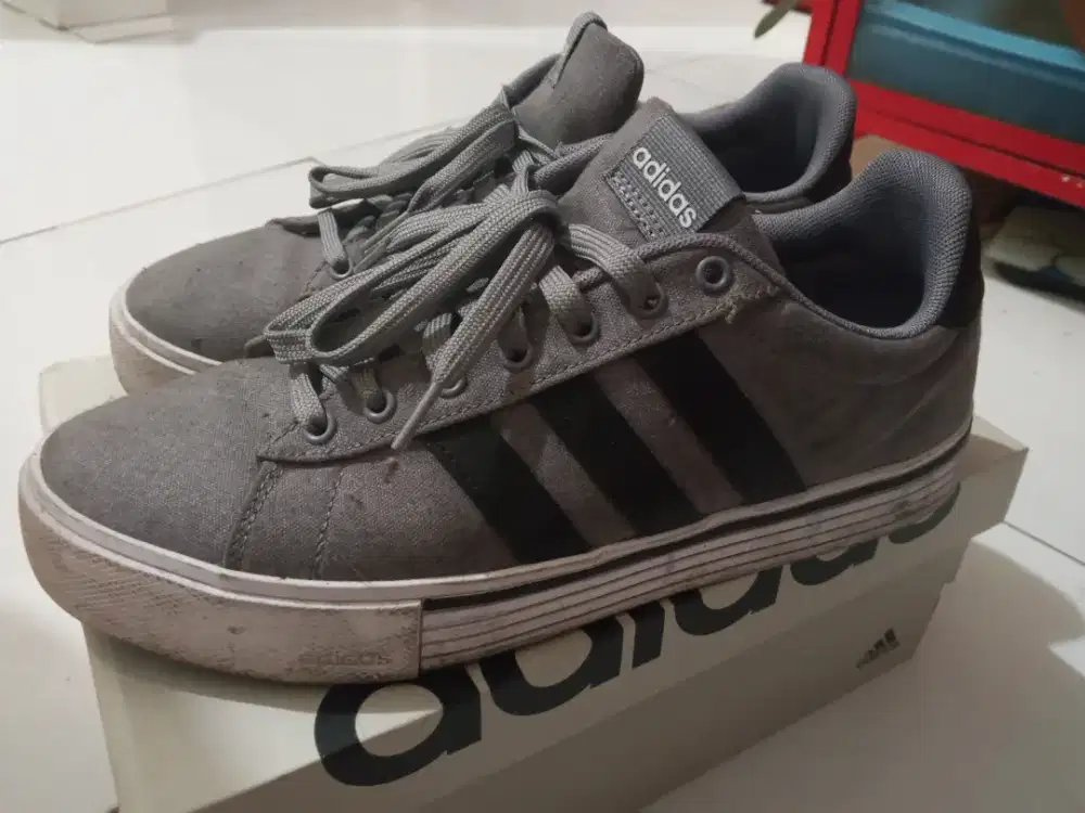Adidas mens size 43 grey 2 minggu