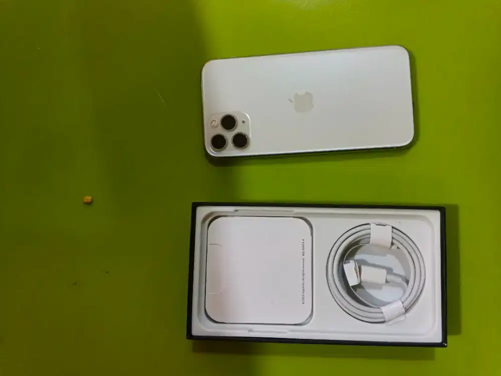 Iphone 11 pro 256gb lebih dr putih