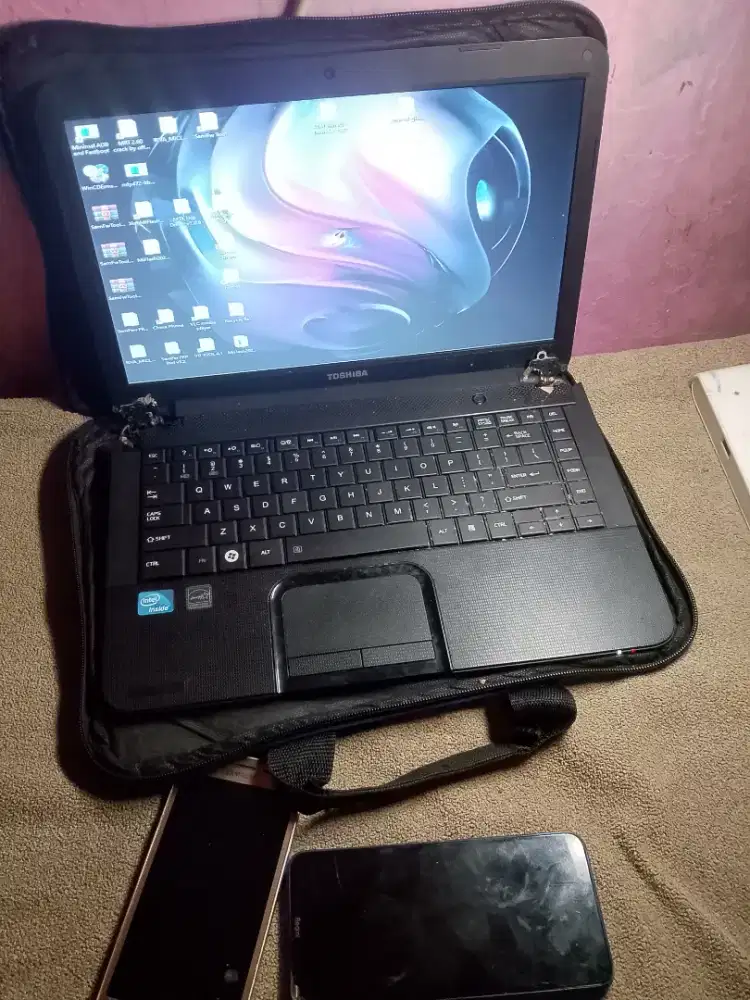 laptop toshiba + hp rusak