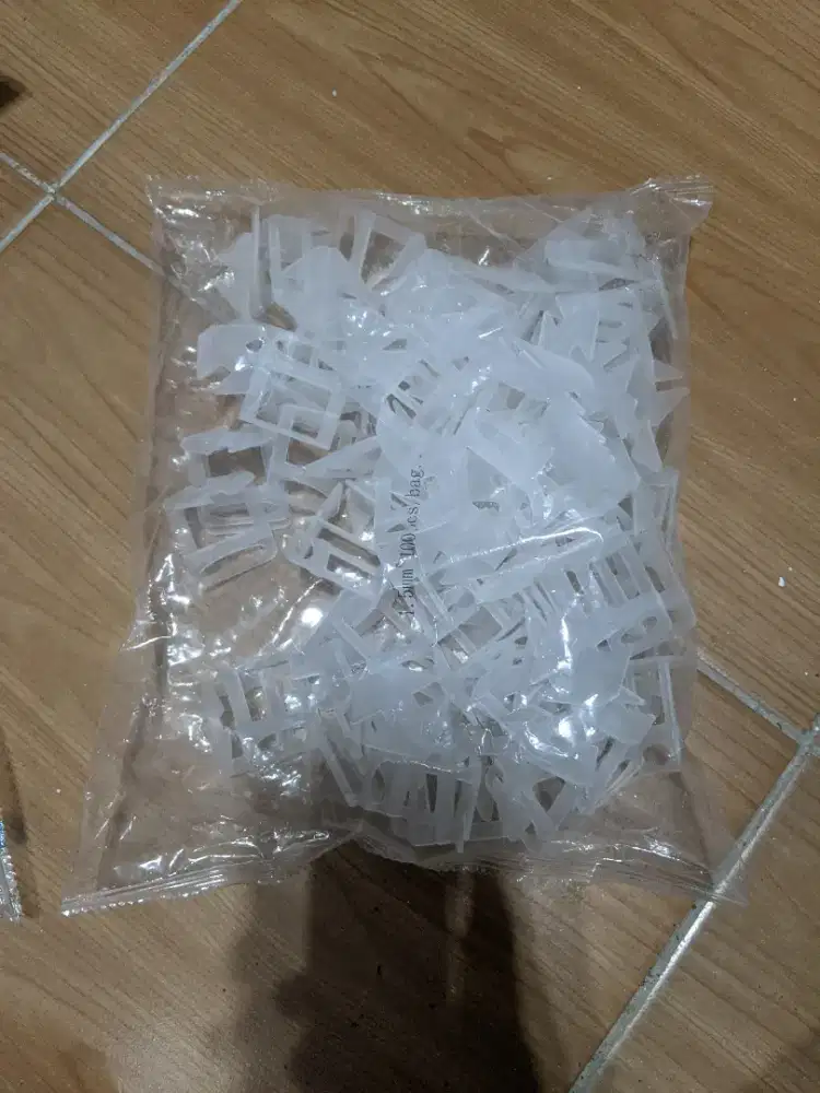 Tile spacer dan leveling