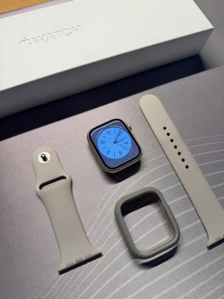 Apple Watch Series 8 45mm starlight