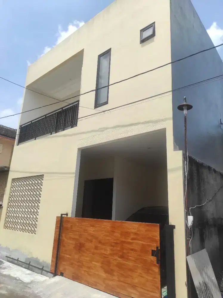 Dijual Rumah tinggal 2 lantai aman dan nyaman di gawanan colomadu