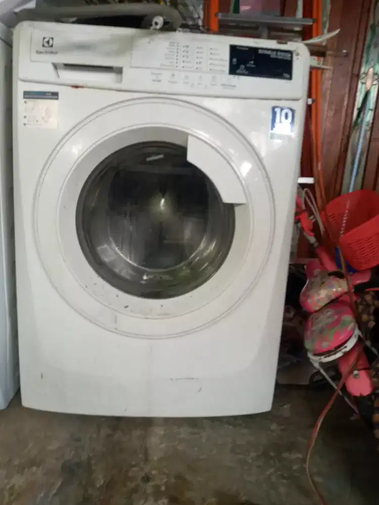 Mesin cuci elextrolux kondisi normal semua kapasitas 8 kilo