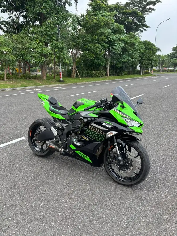Kawasaki ZX25R ABS SE hijau honey comb 2021