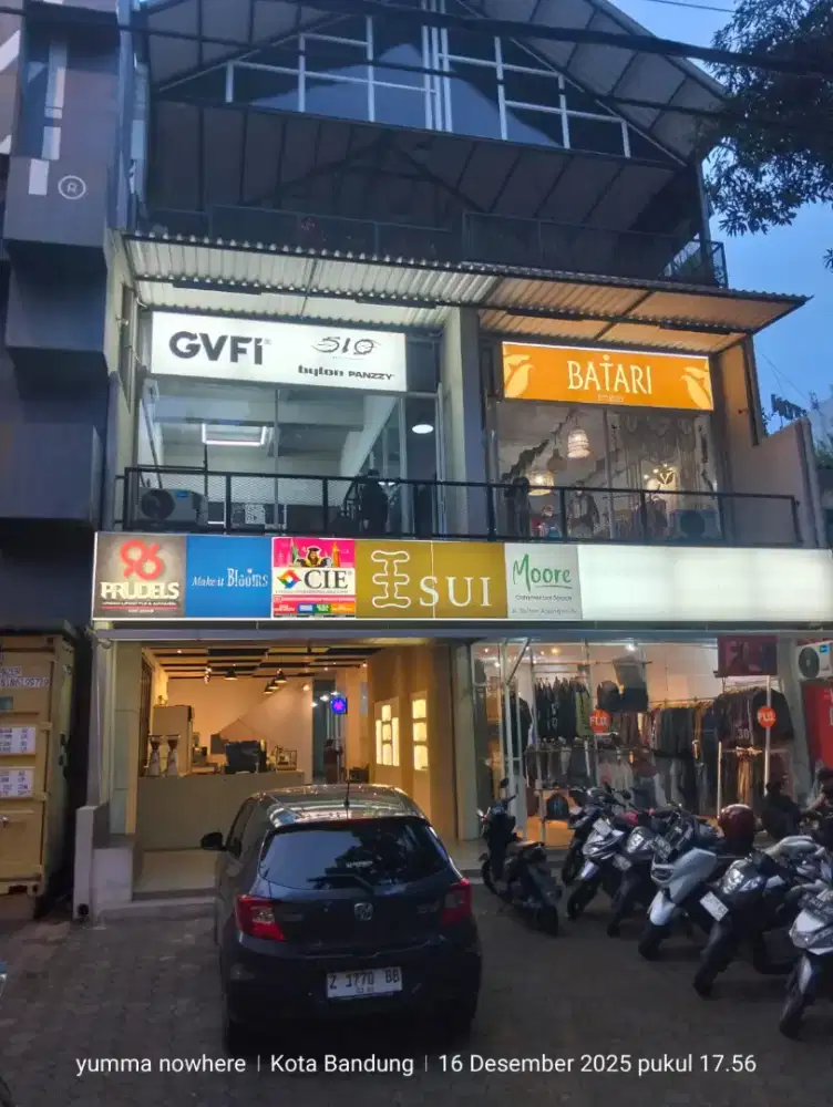 DIBUTUHKAN UNTUK MENJAGA DISTRO PAKAIAN YANG BISA LIVE STREAMING