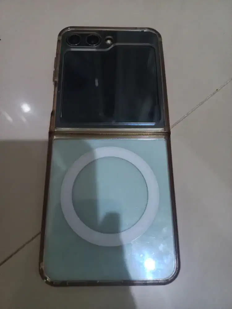 Hp Samsung Z Flip 5 Bekas 90% mulus