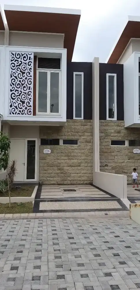 Dijual Rumah Grand Shanaya, Me ng anti Gresik