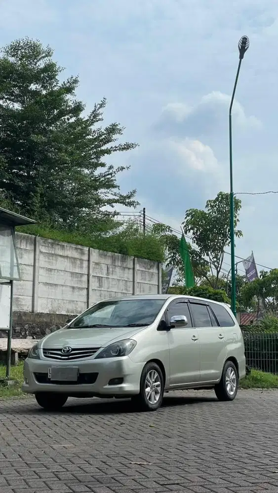 Toyota kijang innova 2011 Diesel AT