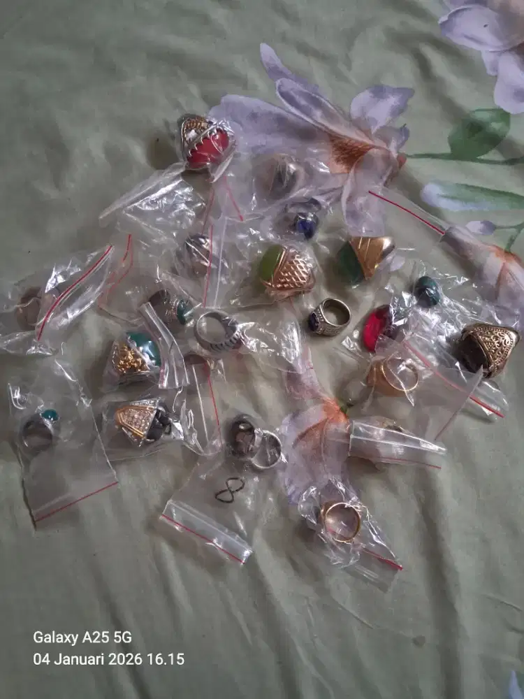 Batu aki yang sudah siap di pakai