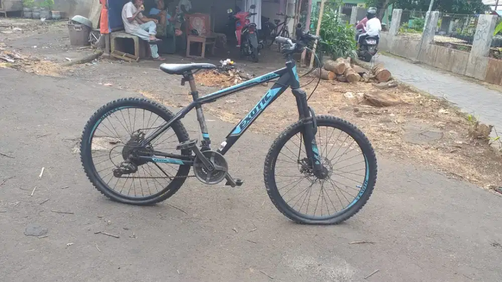 Di jual sepeda gunung uk 26 lama gak di pake ban kempes