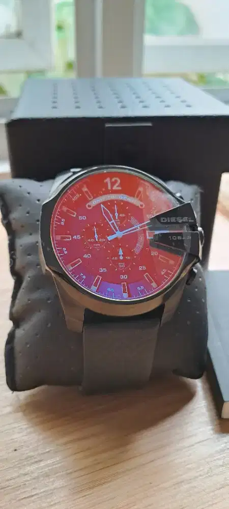 Jam Tangan Diesel Mega Chief DZ4323
(BARU, belum pernah dipakai)