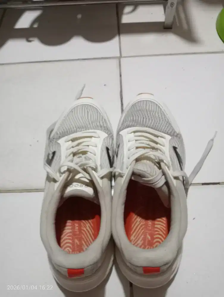 Dijual sepatu Brodo warna cream ukuran 41