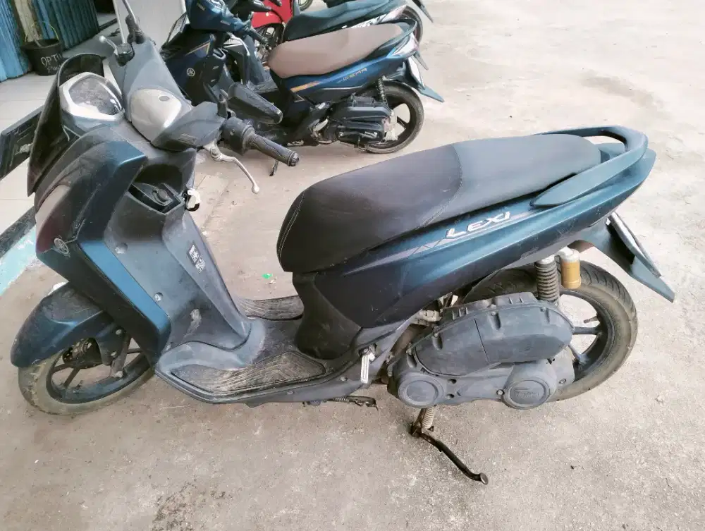 Dijual sepeda motor yamaha lexi Keyless murah pribadi