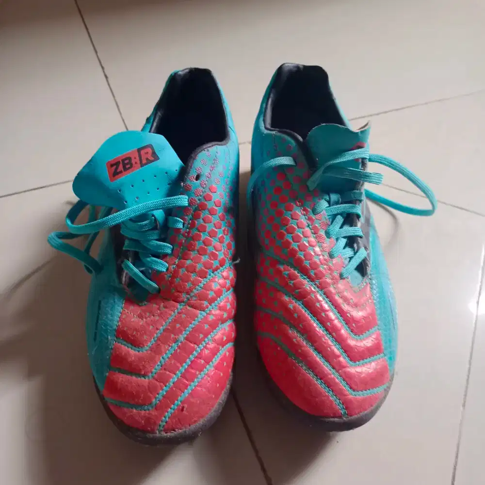 Jual sepatu merk KIKA ZB R