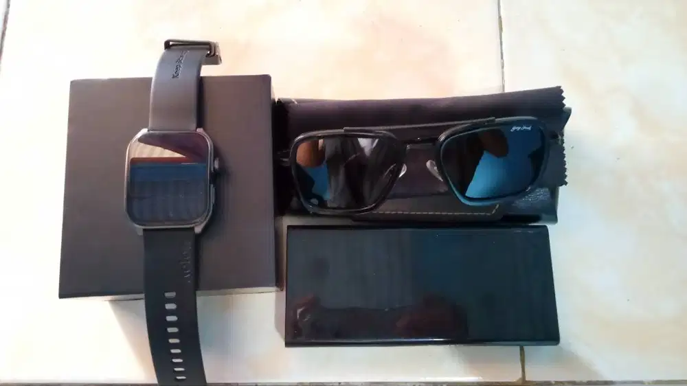 Di jual Smartwatch, Powerbank, Kacamata