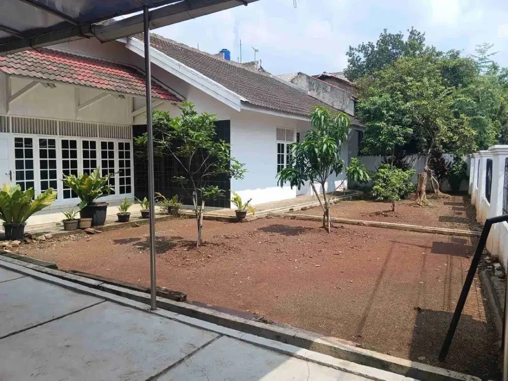 JUAL CEPAT. RUMAH SIAP HUNI, STRATEGIS