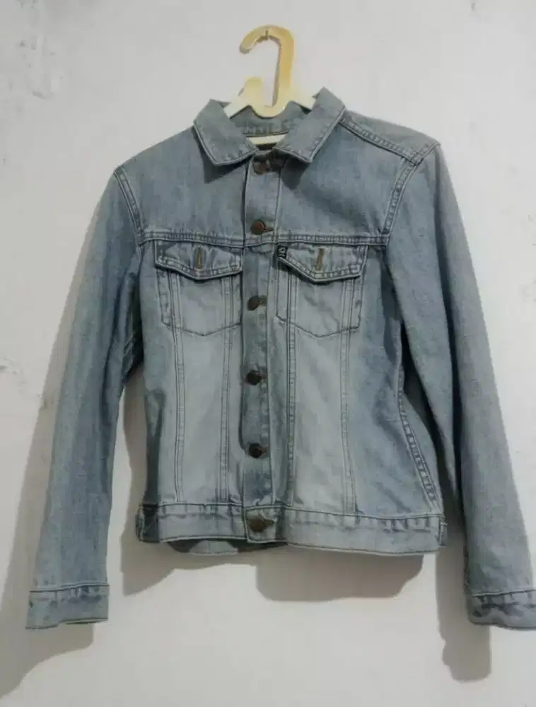Jaket Levis Wanita Lois