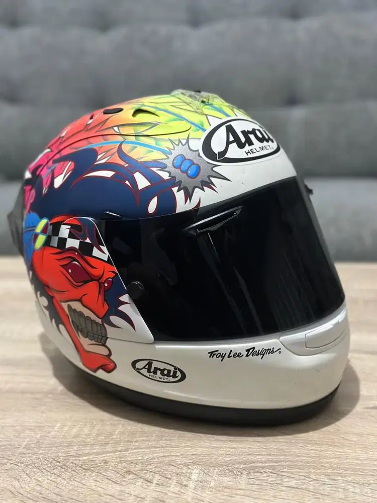 Helm Arai russel