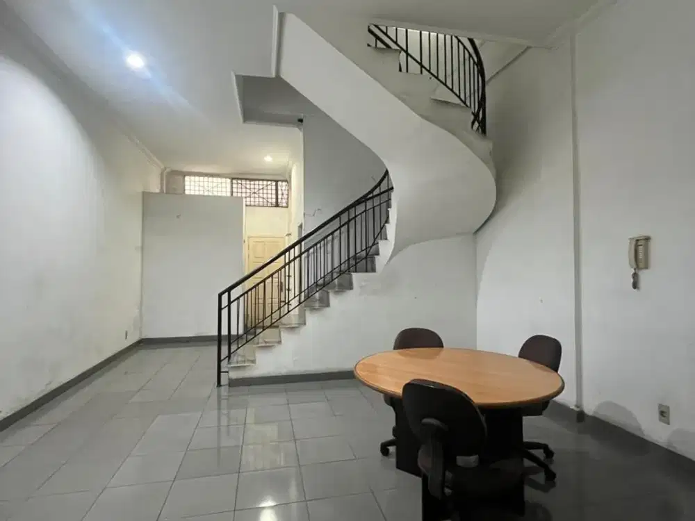 Jual Ruko Komplek Graha Niaga Daerah Putri Hijau