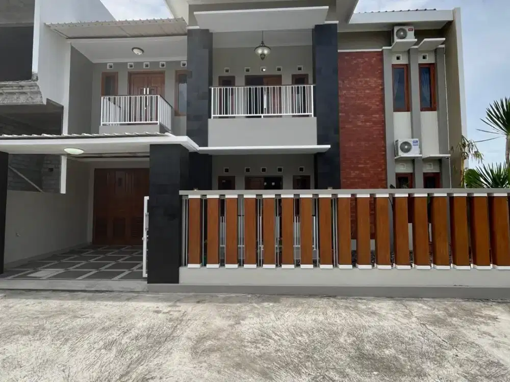 RUMAH BARU MEWAH 2 LANTAI BERKUALITAS TATA RUANG LEGA DI TAMANMARTANI