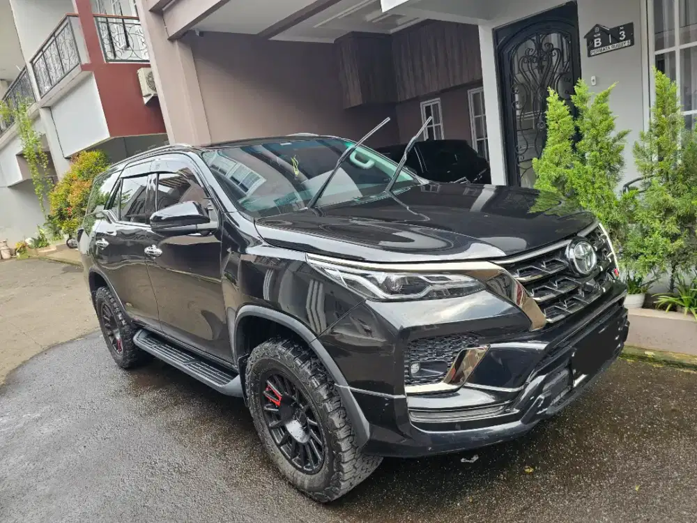 Dijual Mobil Fortuner 2022 pemakaian 2023