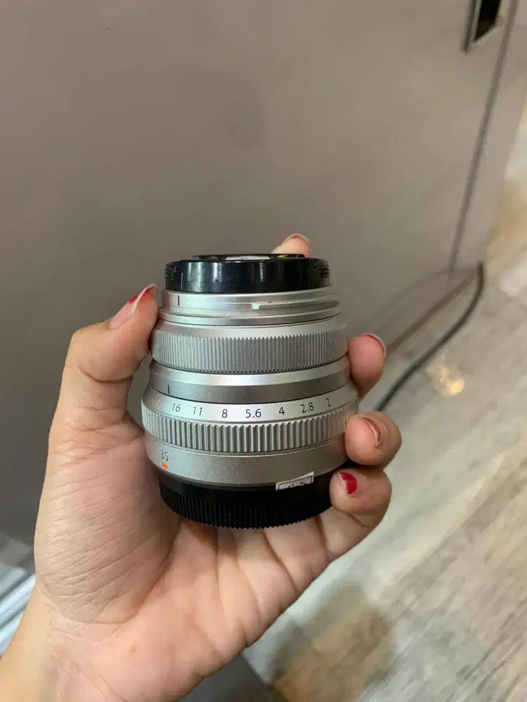 FUJINON XF 35MM F2 SILVER Icl 1746