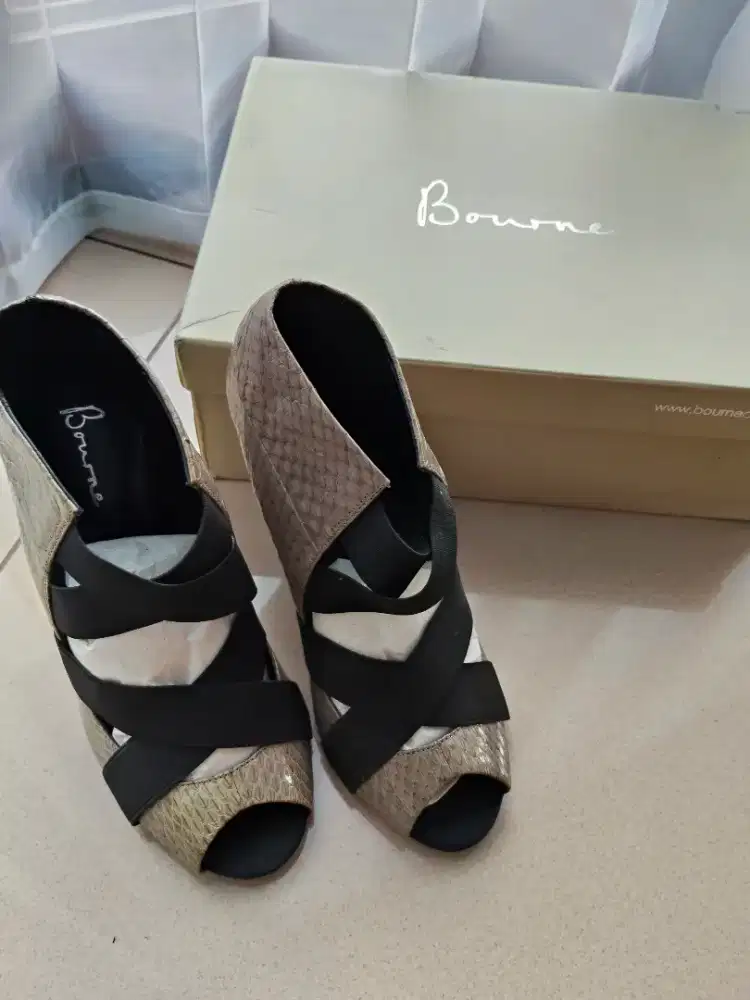 Bourne shoes England