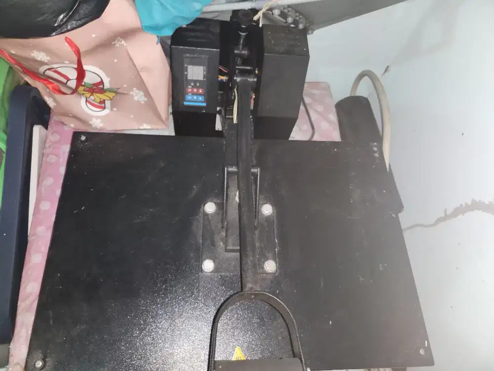 Di jual Mesin press bekas belum lama pakai