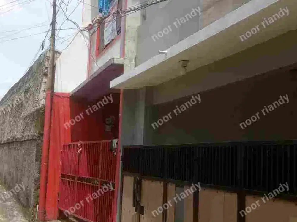 DI JUAL RUMAH SECONDARY 2 LANTAI AKSES MOBIL BISA KPR DI CONDET JAKTIM