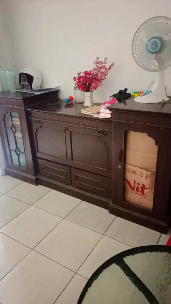 Bufet kayu jati tua/antik