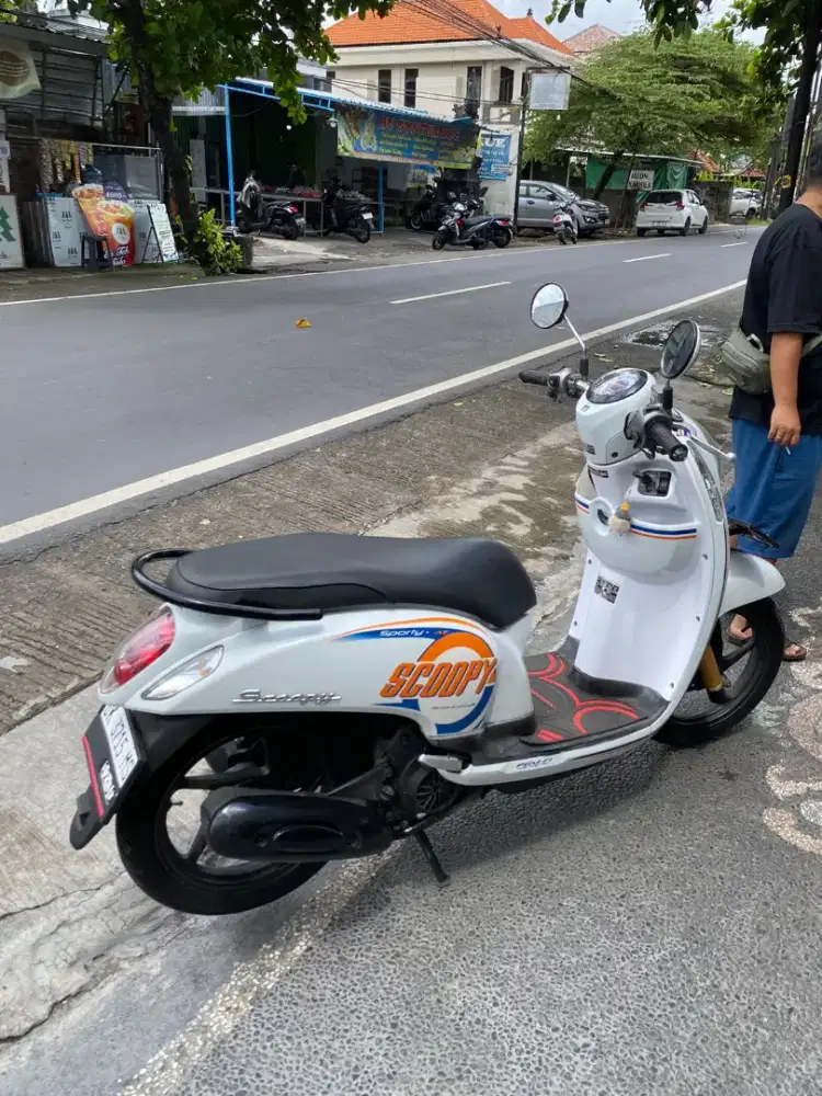 Scoopy 2015 putih Deva motor