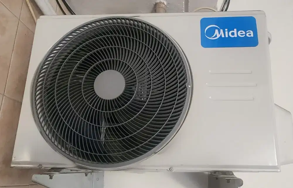 AC Split Midea 1PK Baru 1 Tahun
