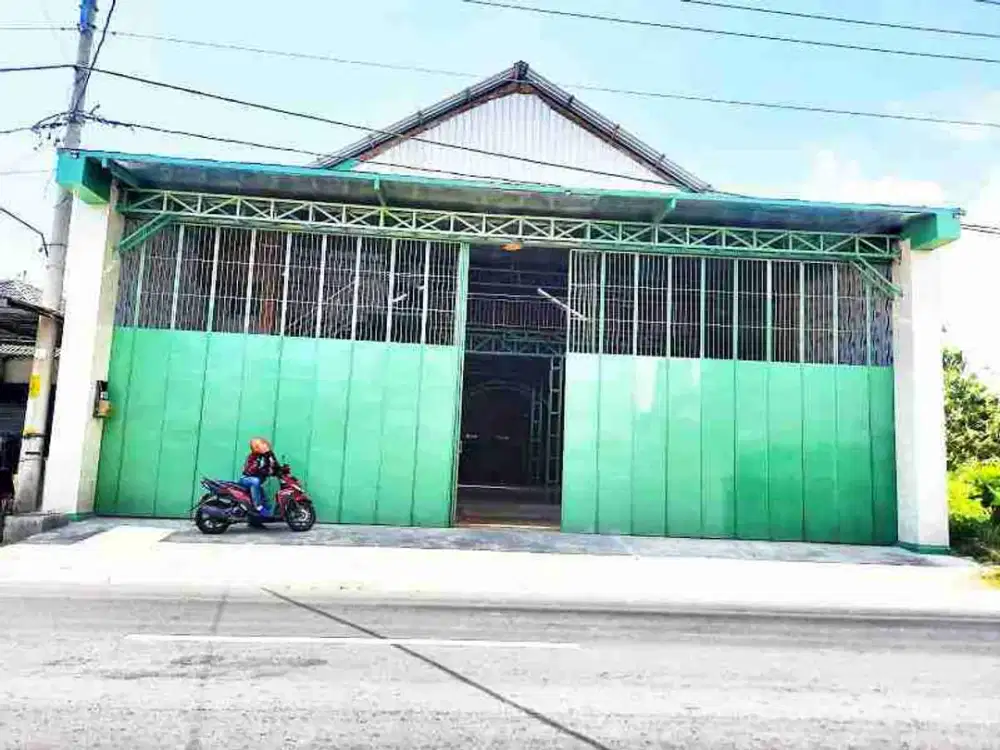 gudang luas pinggir jalan provinsi di tasikmadu Karanganyar