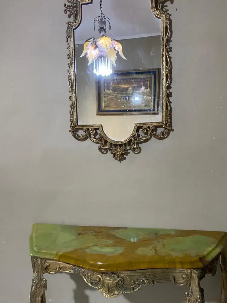 Meja onyx dan kaca. Antique.