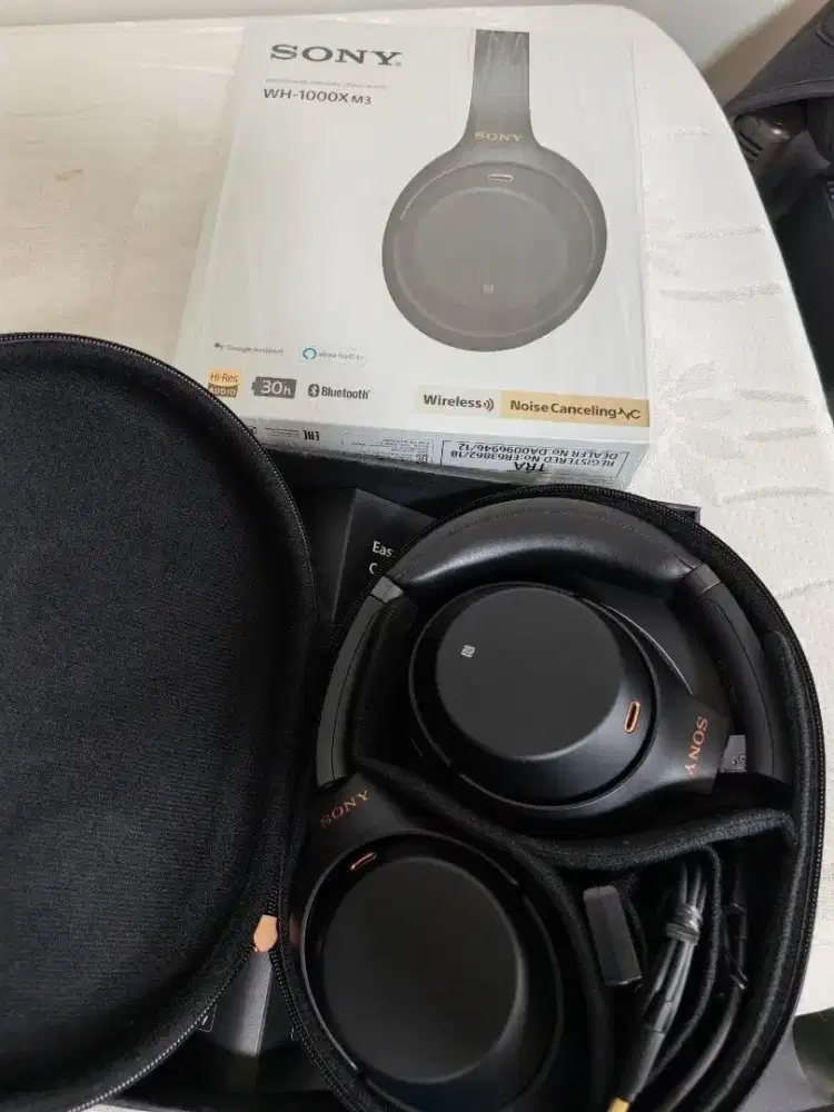 Sony WH-1000XM3 Wireless Noise Cancelling Headphones Headset Peredam