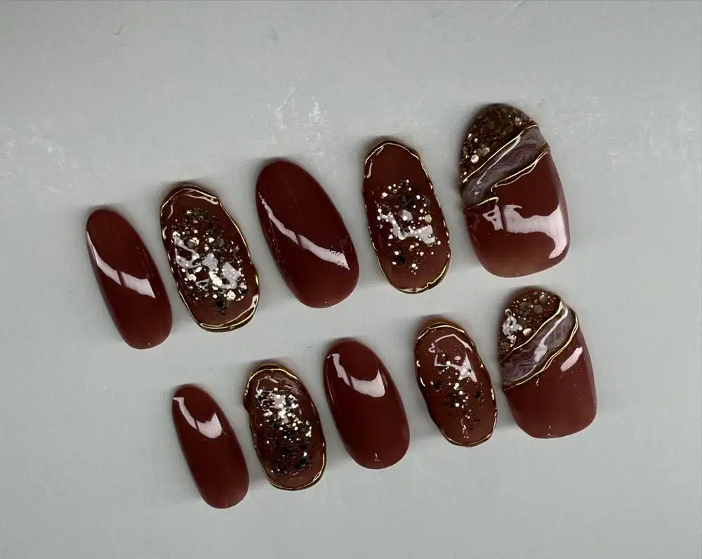 Di butuhkan segera karyawan Untuk Nails Dan eyelash