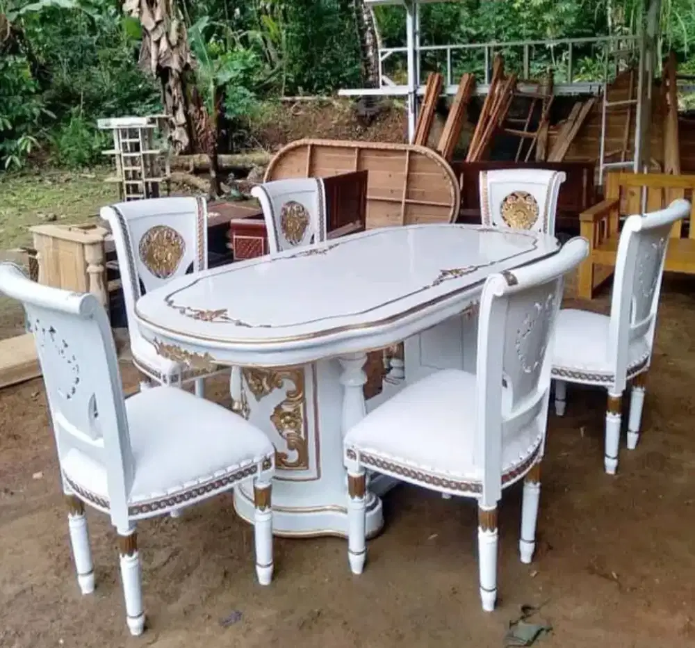 Kursi makan Ganesa gendong