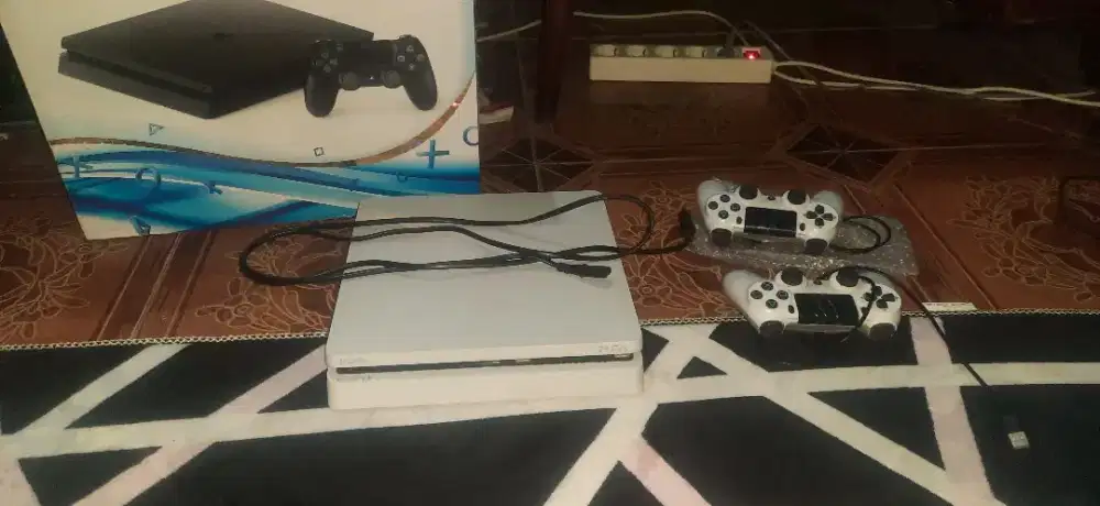 PS 4 SLIM 1TB ORI INTERN