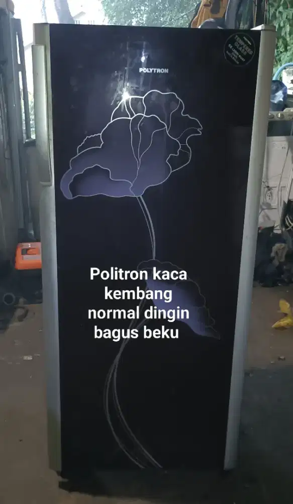 Kulkas Polytron kaca kembang normal dingin bagus beku