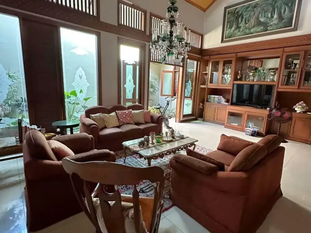 Rumah Tropis Modern Pancoran Jaksel 700m² 7+2KT SHM Full Furnished Bisa KPR