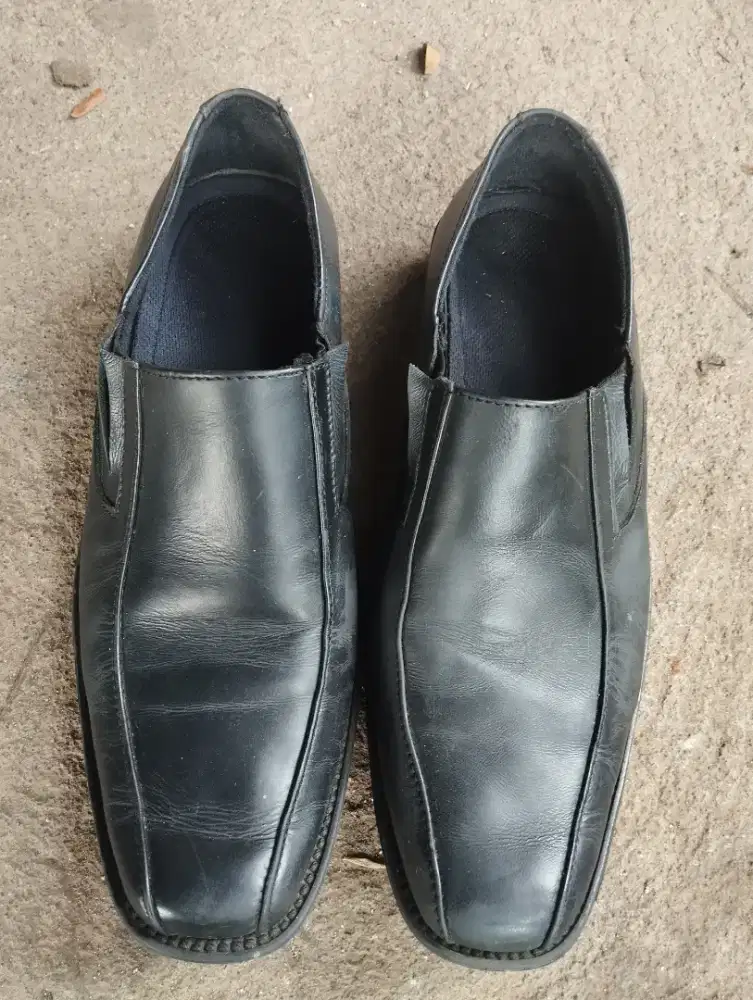 Sepatu pantopel kulit asli