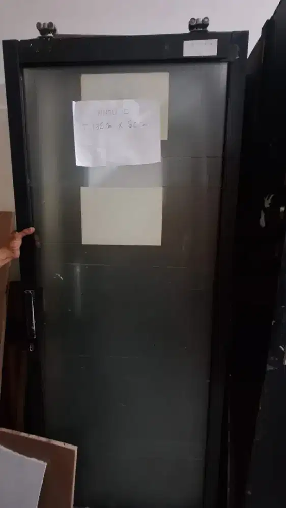 Pintu aluminium bekas pakai