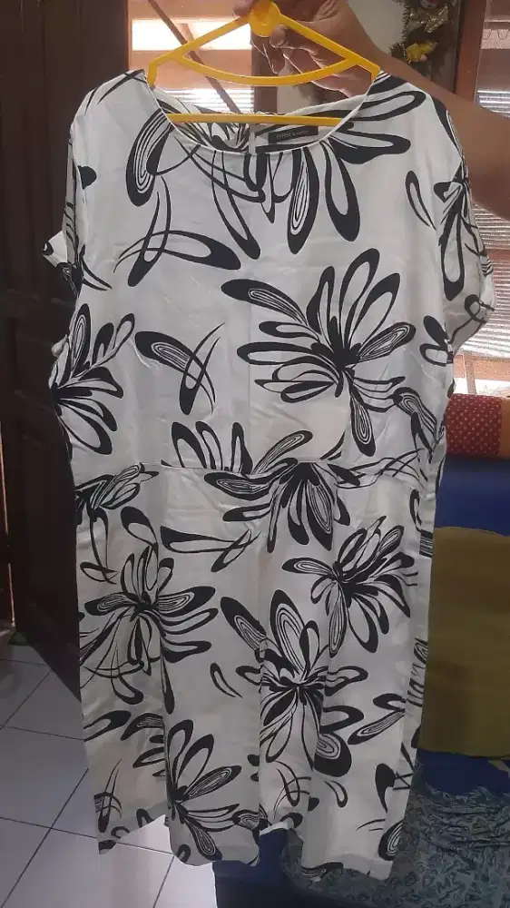 Dress corak putih hitam
