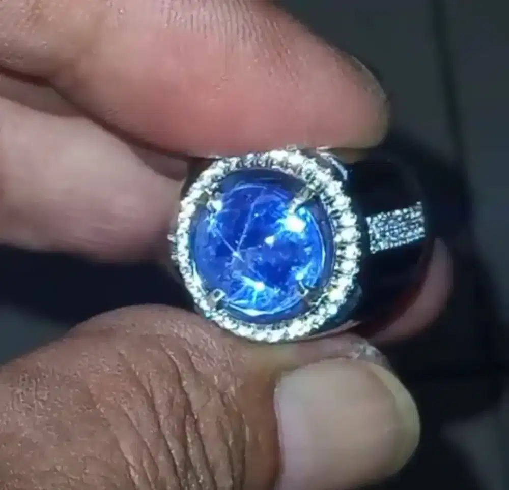 Batu Permata Natural Blue Sapphire  8Crt No Hit Boss
