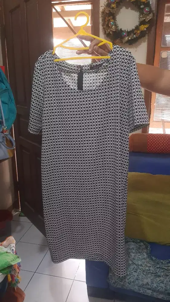 Dress corak hitam putih