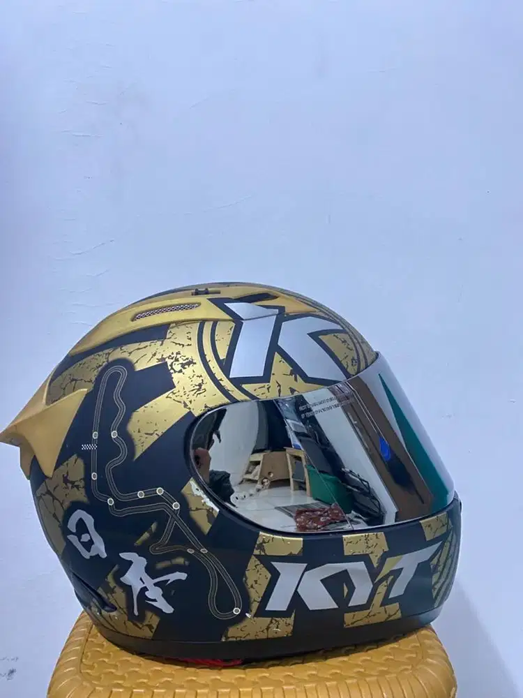 Helm kyt rc7 gold